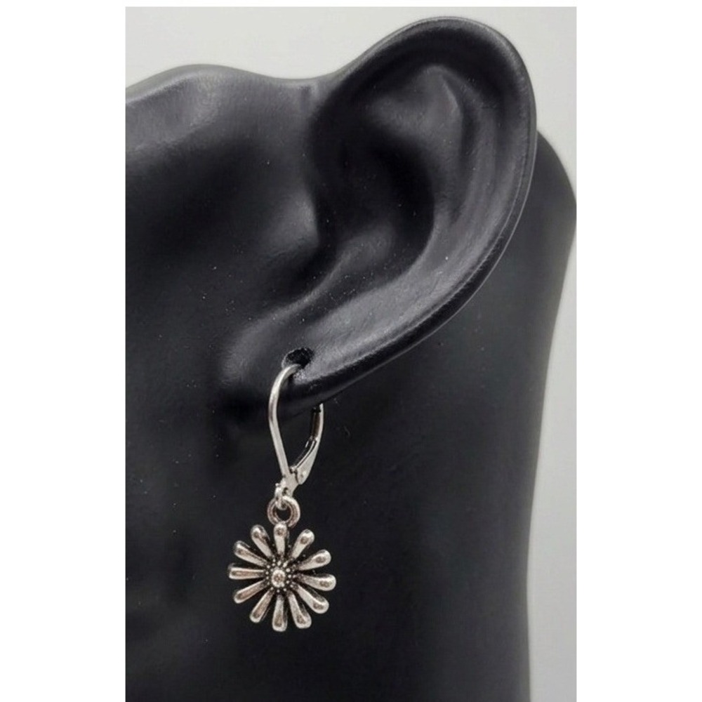 Handmade Earrings Silver Daisy Leverback Stainless Steel Hypoallergenic Floral - Picture 4 of 10